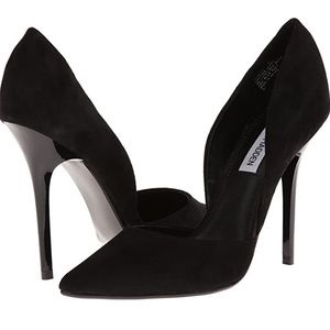 Steve Madden Black Pumps “Varcityy d’Orsay”